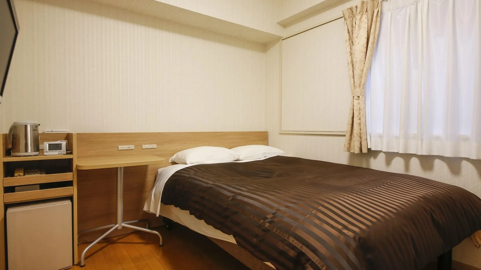 Hotel Sunlife Ōsaka 3*,